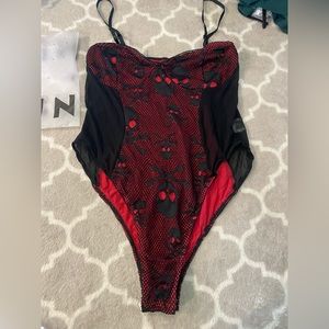 SHEIN RED/BLACK SKULL CROSSBONE LACE LINGERIE ONESIE XS